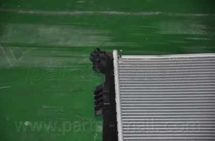 Радиатор охлаждение двигателя