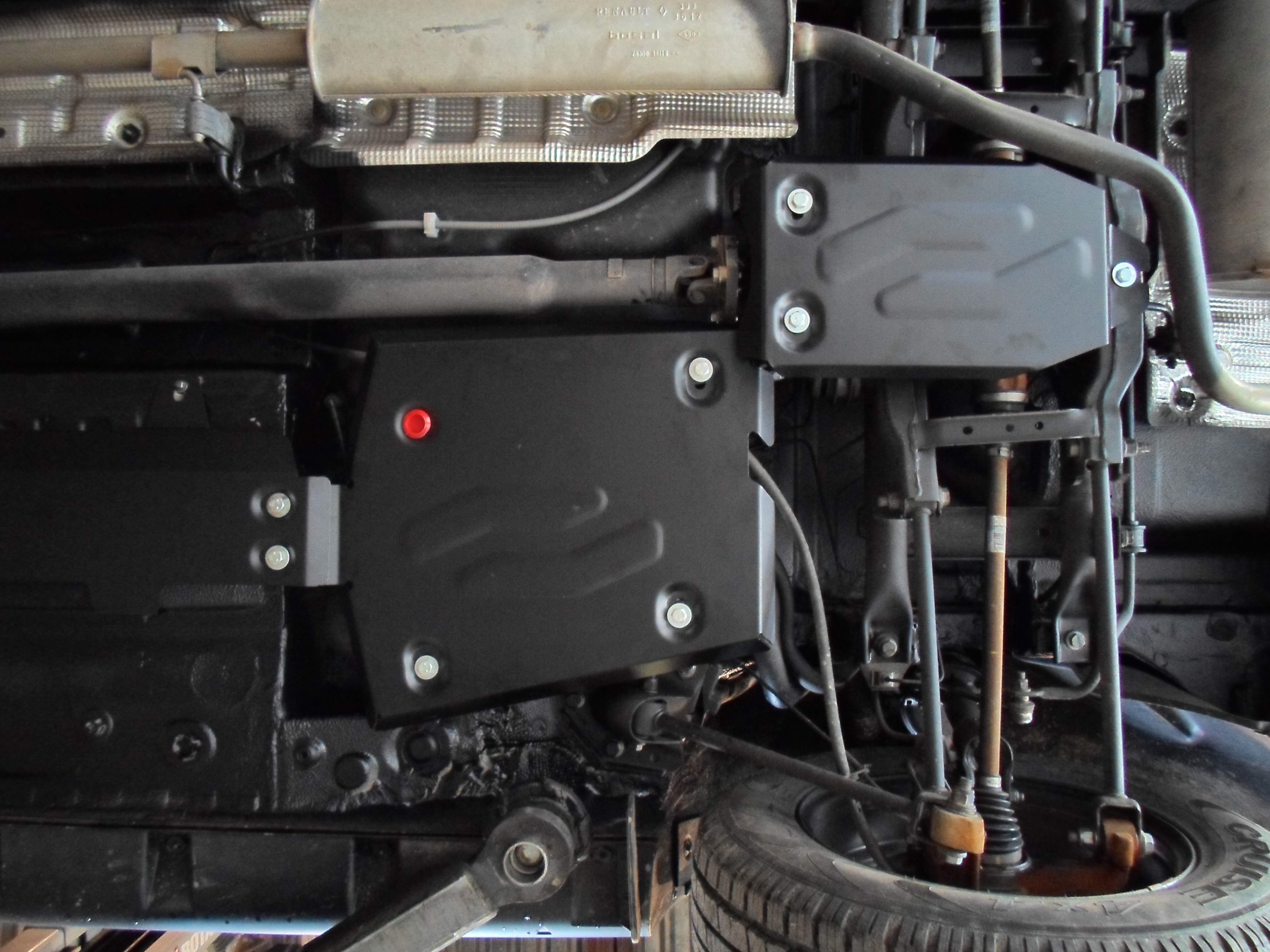 Защита топлив. трубок и бака Nissan Terrano 2014-.../Renault Duster 2011-2015, алюминий 4 мм, + комплект крепежа - Rival 333.4707.1