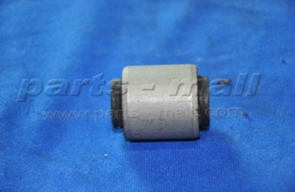 С/блок заднего рычага - PARTS-MALL CBH225