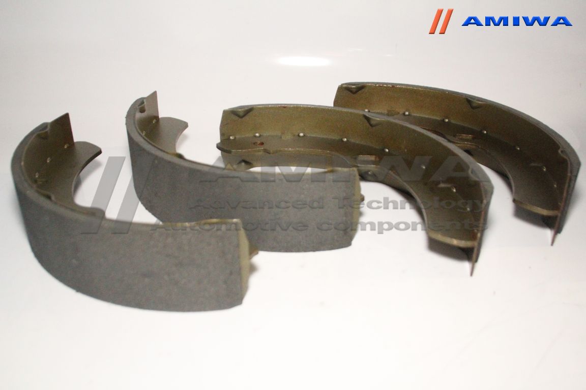 Колодки тормозные барабаные задние - Amiwa CS6082