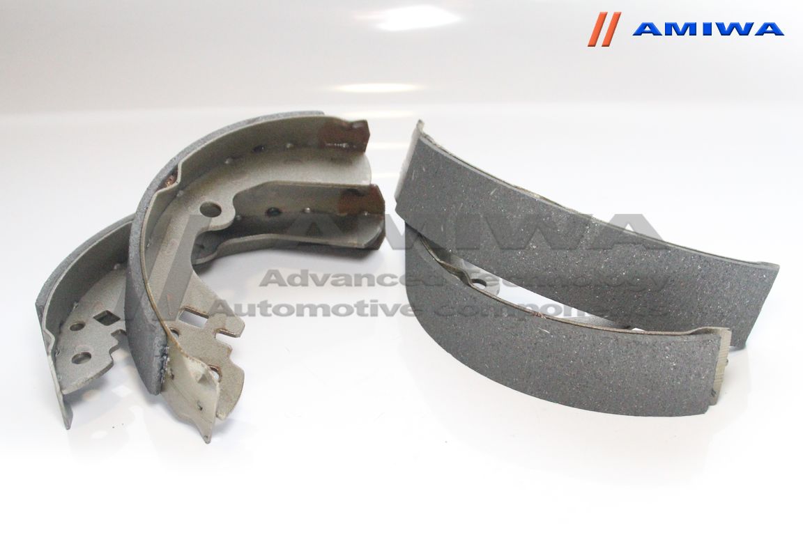 Колодки тормозные барабаные задние - Amiwa CS6084