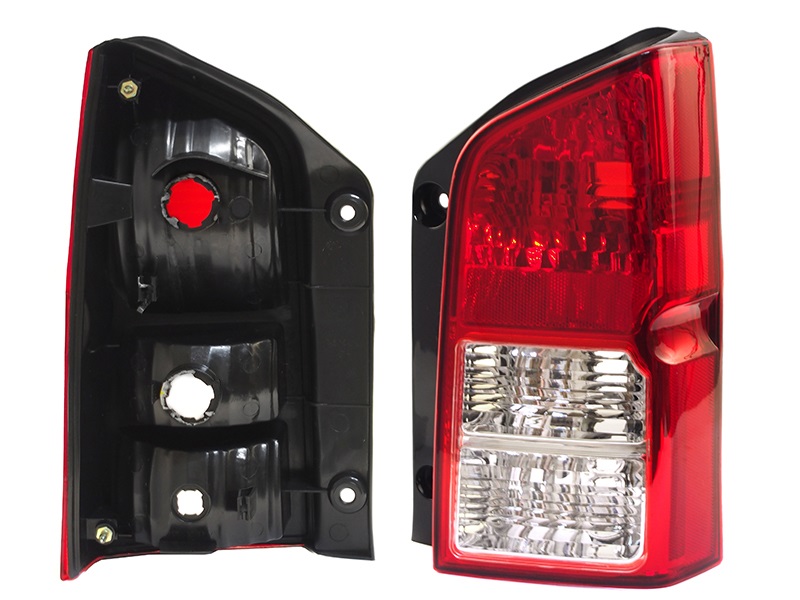 Фонарь задний nissan pathfinder 04-14 RH - SAT ST-215-19J3-R