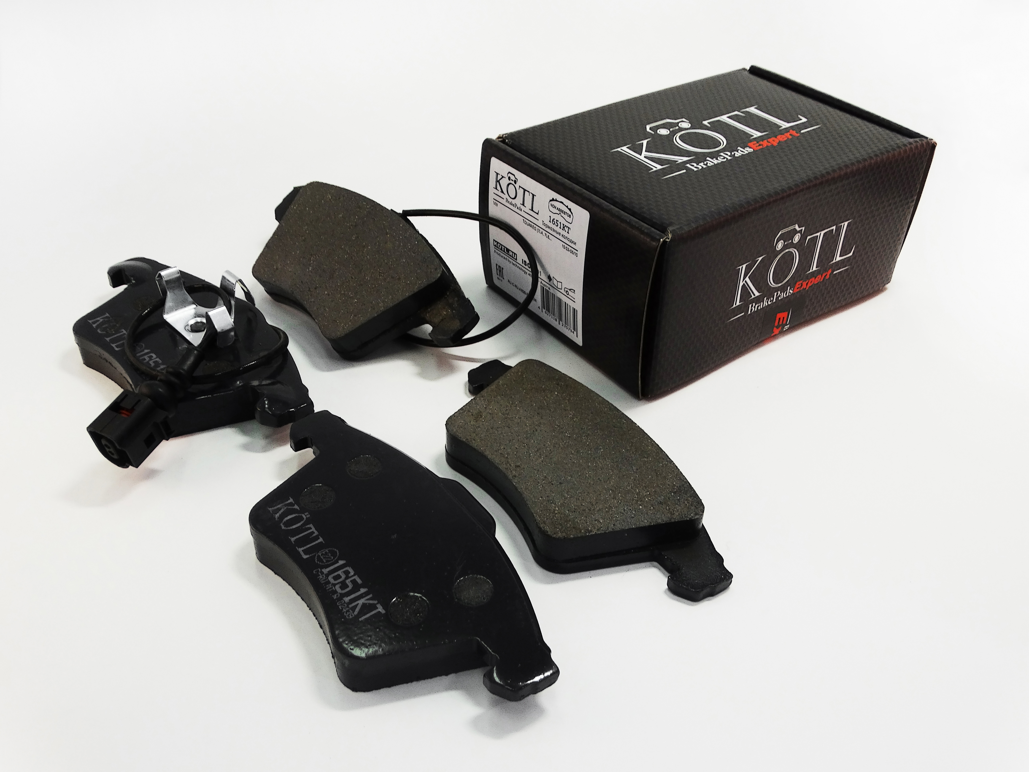 Колодки тормозные передние VW Transporter IV, V, Multivan V, Touareg OEM 7h0698151 с датчиком - KoTL 1651KT