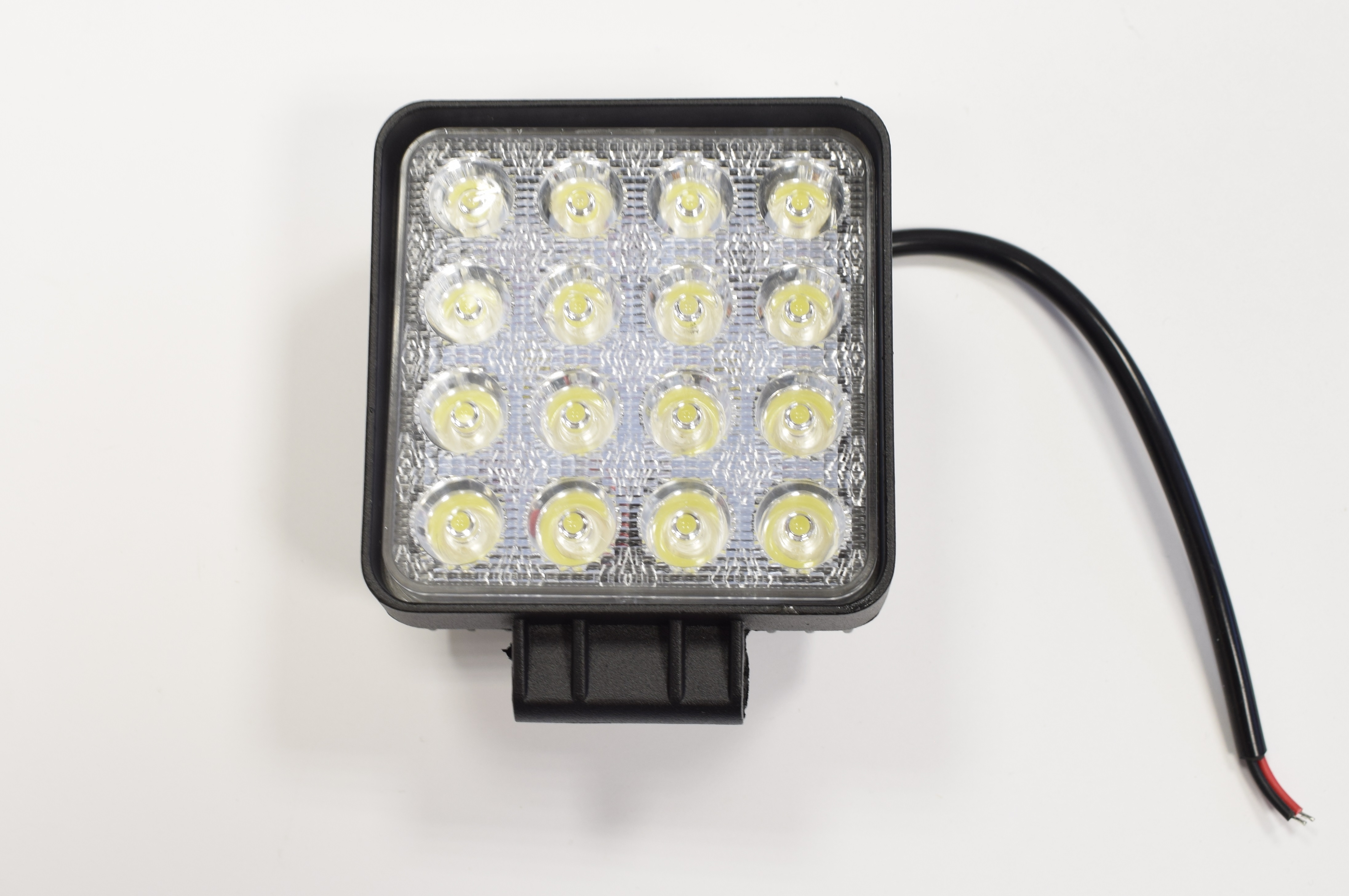 Фара 12-24v 48w 16 LED квадрат, направленый свет, алюм.корпус (80*80*25) мм - Grande Light GL8037