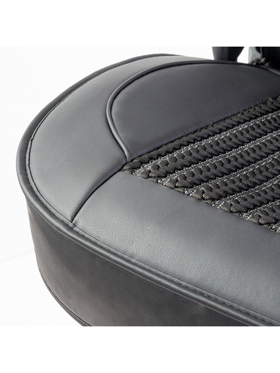Каркасные накидки на передние сиденья CarPerformance, 2 шт. материал Экокожа, центральная тканевая вставка с объемным вертикальным плетением в виде косички, закрытые торцы сидений и спинки, закрытая спинка с двумя карманами, поролон 12 мм., чёрый - Autoprofi CUS2072BKBK