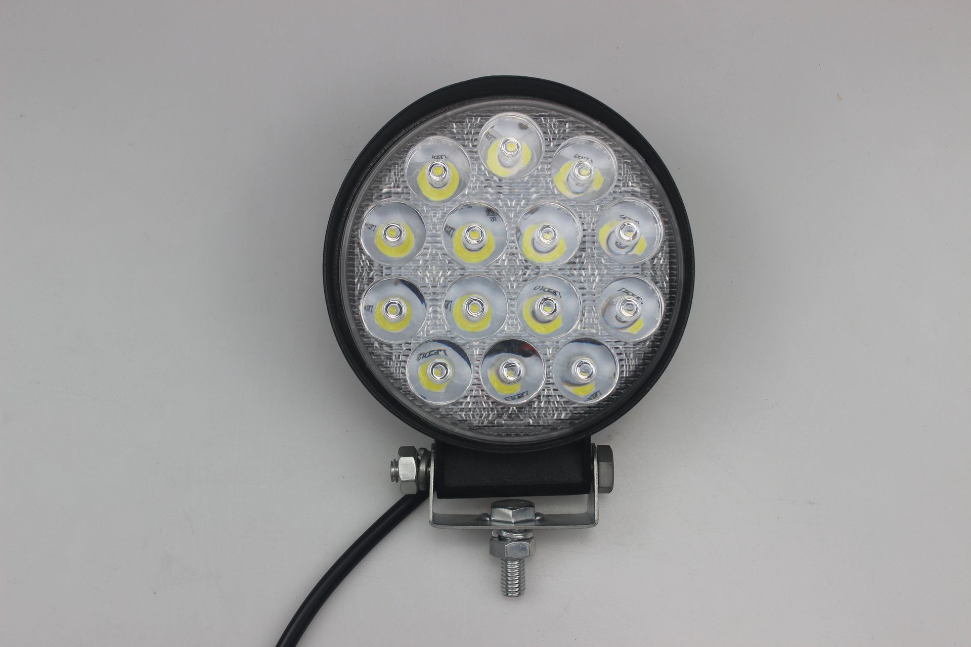 Фара 12-24v 42w 14 LED круг, направленный свет, алюм.корпус (80*80*25) мм - Grande Light GL-8035