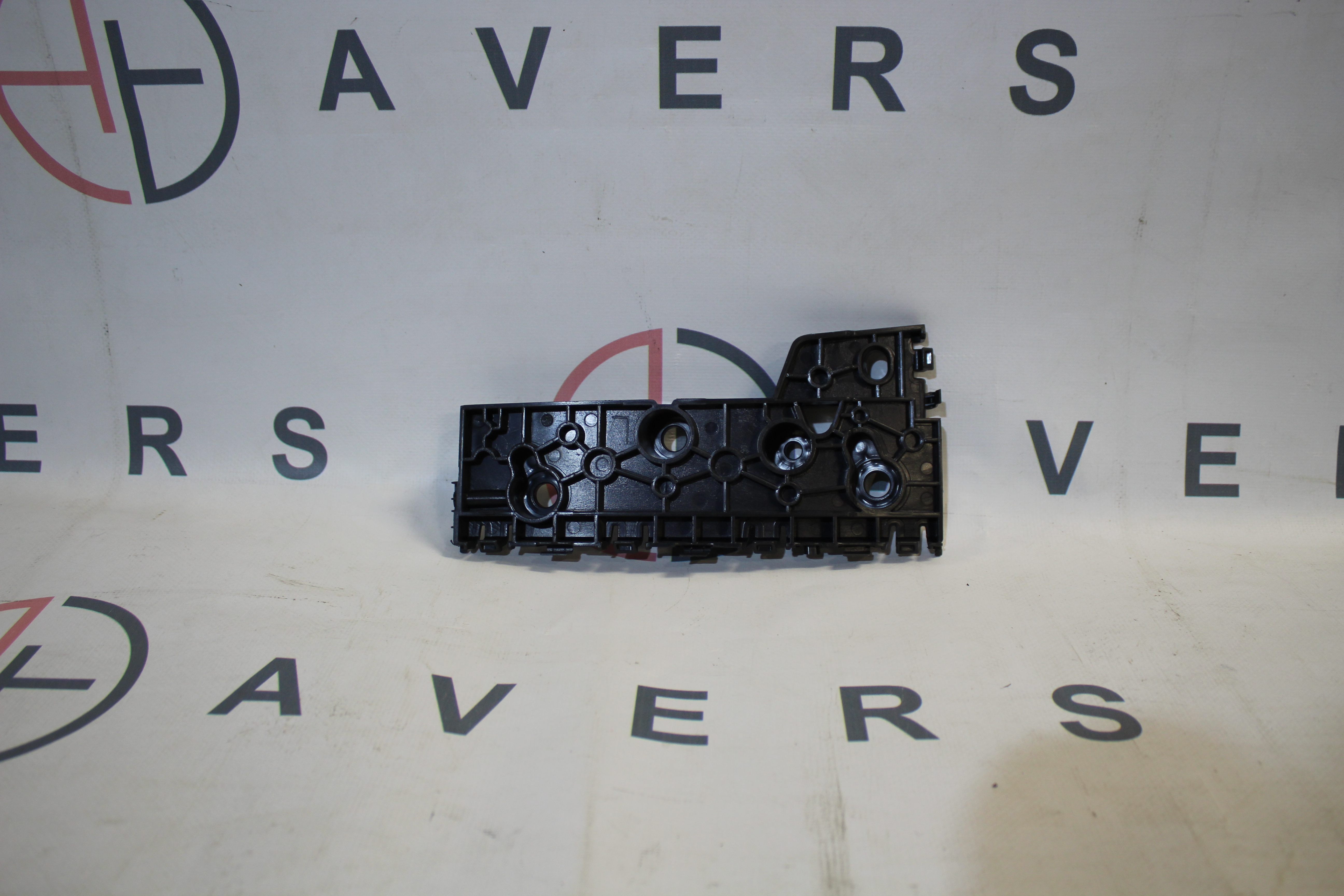 Кронштейн бампера левый - AVERS 2803101XST01AAV